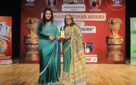 Indian Visionary Award under the title of Real Heroes by I &amp; B ministry winner Dr Archana Shailesh Patel