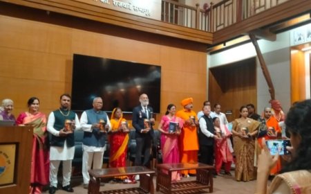 India’s first and largest poetry book featuring 1,121 poems on the subject “आई” (Mother) was launched by CA Shankar Andani